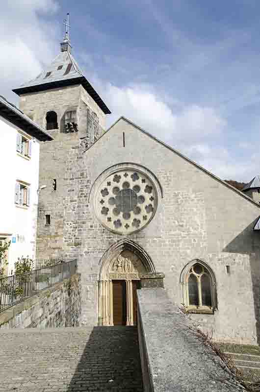 Reyno de Navarra - Orreaga-Roncesvalles 06 - Real Colegiata de Ntra. Sra. de Roncesvalles.jpg